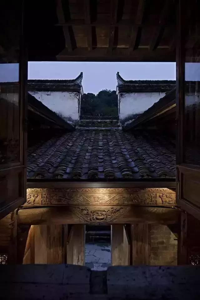 青瓦灰墻，高瓴飛檐，處處消磨時光