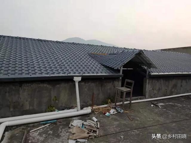 農村自建房坡屋頂，用琉璃瓦還是樹脂瓦？看看內行人的經驗分享
