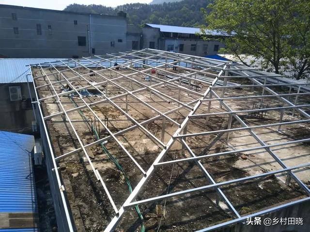 農村自建房坡屋頂，用琉璃瓦還是樹脂瓦？看看內行人的經驗分享