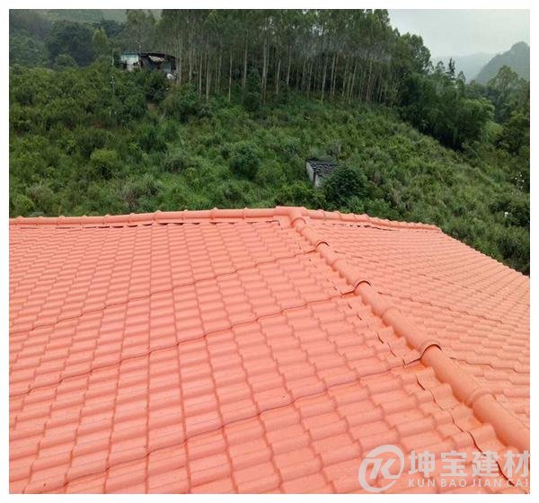 裝修屋頂選彩鋼瓦好還是合成樹脂瓦好？選對了直接節省幾千元
