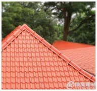 新建房屋頂用樹脂瓦還是彩鋼瓦，選對了就能節約一兩千元