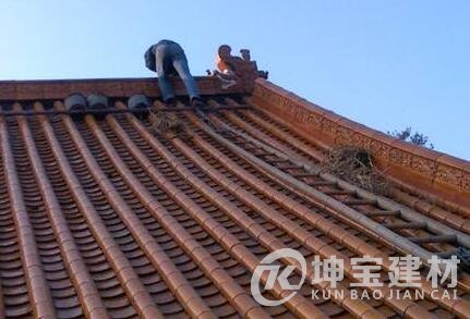 農村屋頂蓋琉璃瓦的坡度多少？多少錢一塊？安裝步驟是什么？